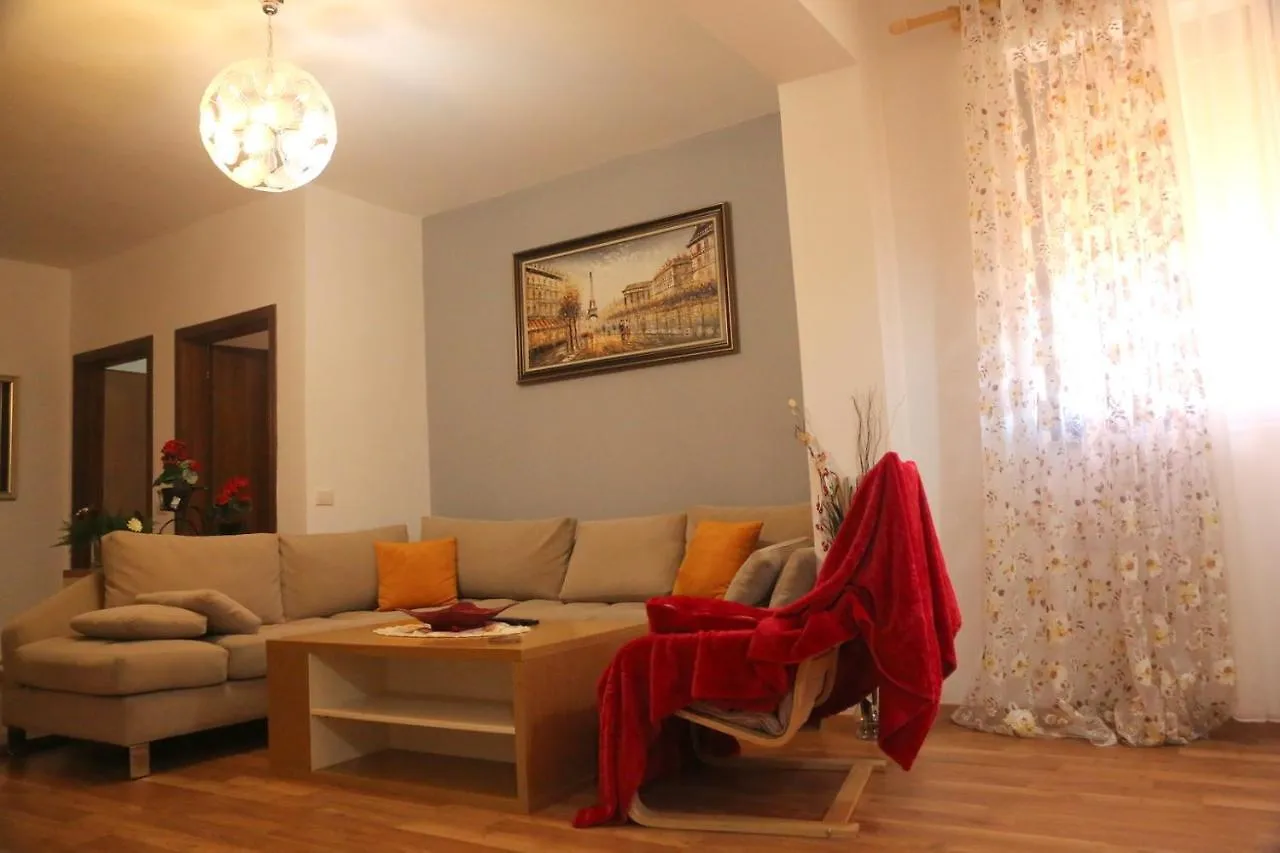 Ennio Apartment Near The Lake Тирана 0*,