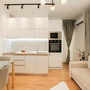 Miku Apartment-stunning At Taiwan Apartment